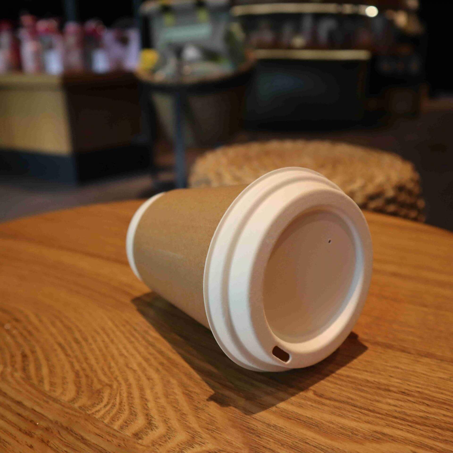 Compostable paper cup sip lid from bagasse lid supplier